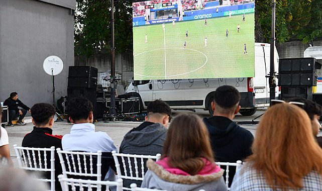 Keşan’da milli maç heyecanı dev ekranda yaşandı
