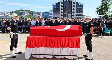 Kocaeli Valisi Aktaş, Savcı Ayhan Uyumaz’ın cenaze törenine katıldı