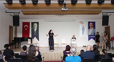 Konyaaltı'nda iki tiyatro oyunu sahnelendi