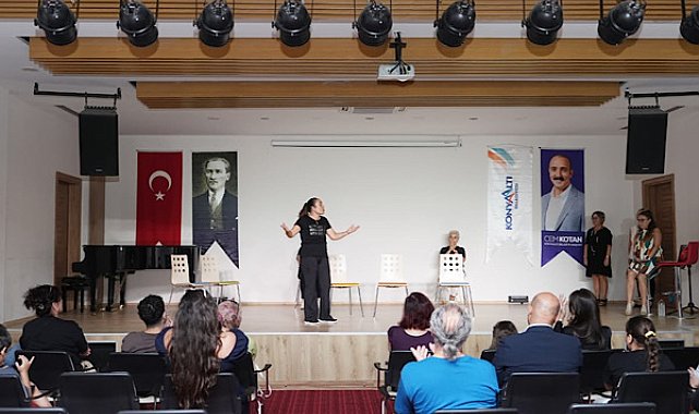 Konyaaltı'nda iki tiyatro oyunu sahnelendi
