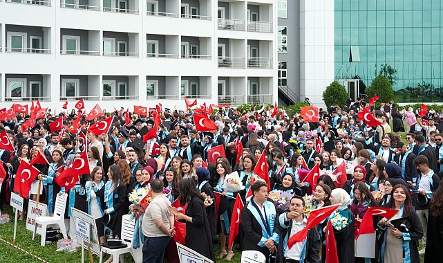 KTÜ İİBF’de 624 öğrenci mezun oldu