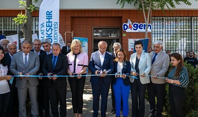Malatya’da gençler için dijital kariyer merkezi hizmete açıldı