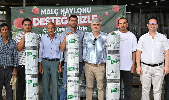 Manisa’da çilek üreticilerine malç naylonu desteği sağlandı
