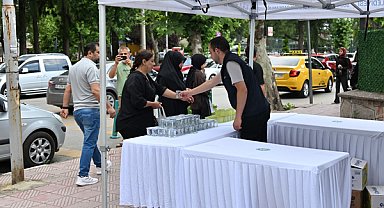 Manisa’da YKS merkezlerinde ikram yapıldı
