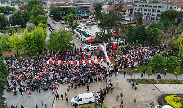 Milli maç Düzce Millet Bahçesi'nde dev ekranda izlendi