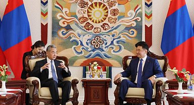 Moğolistan Cumhurbaşkanı Khurelsukh Wang Yi’yi kabul etti