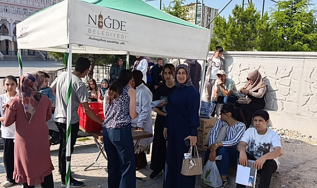 Niğde’de LGS günü öğrenci ve velilere ikram desteği