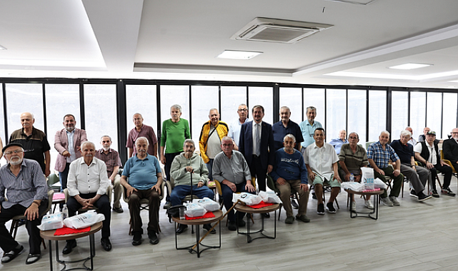 Nilüfer’de yaşlılara Babalar Günü ziyareti