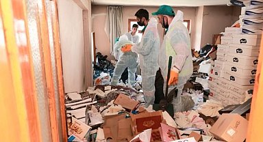 Osmangazi Belediyesi, çöp evden yaklaşık 20 ton atık çıkardı