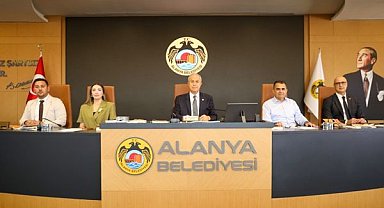 Özçelik: Şehri plan dahilinde yeniliyoruz