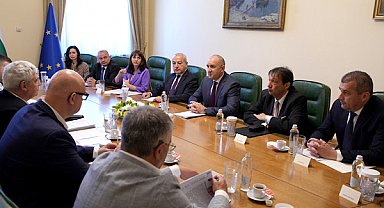 Radev: Hükümet, kayıt dışı ekonomiyi sınırlamak için çalışıyor