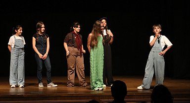 Sanat Akademisi'nde çocuk kursiyerler sahne aldı
