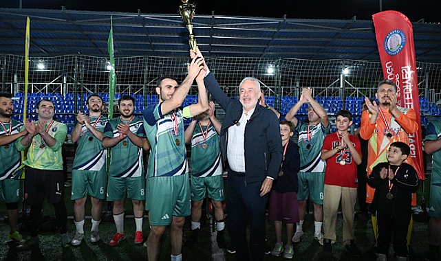 SDÜ Hastanesi Futbol Turnuvası’nda şampiyon Sağlık Sen Vefa Spor oldu