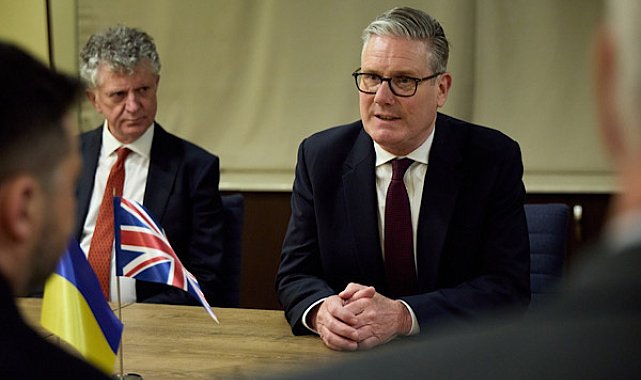 Starmer: Bu yıkıcı olaydan etkilenen herkesle birlikteyim