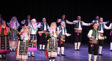 TUBİL Halk Dansları Topluluğu’ndan yıl sonu gösterisi