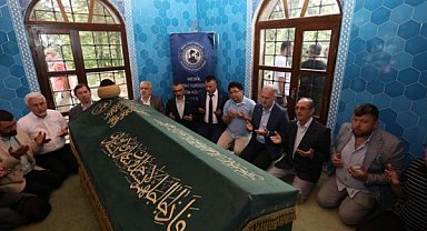 Turgut Alp, kabrinin bulunduğu Turgutalpköy’de dualarla anıldı