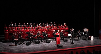 Türk Halk Müziği Korosu Eskişehir’de konser verdi