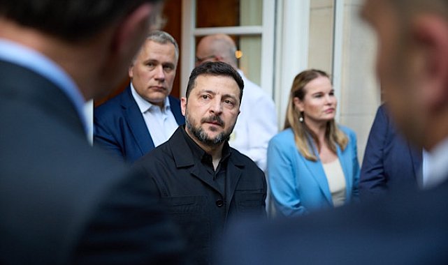 Ukrayna Devlet Başkanı Zelenski'den Starmer'a teşekkür mesajı