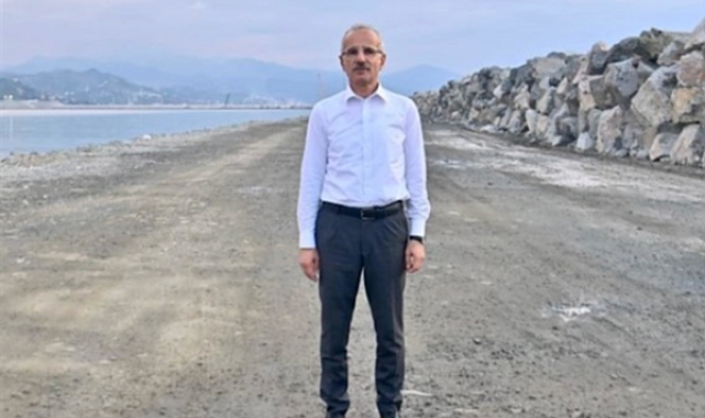 Uraloğlu: Halkalı-Arnavutköy metro hattı ilk gün 10 bin 21 yolcuya hizmet verdi