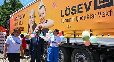 Vali Aktaş LÖSEV İyilik Tırı’nı ziyaret etti