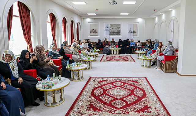 Van Büyükşehir Belediyesi yaşlıların hayat tecrübelerini dinledi