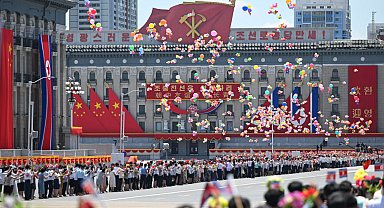 Xi Jinping, Kim Jong Un tarafından törenle karşılandı