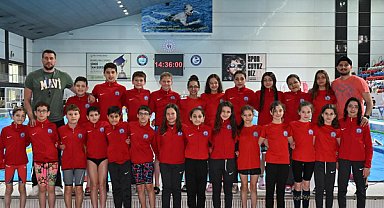 Yıldırım Belediyesporlu yüzücüler, müsabakalarda 149 madalya kazandı