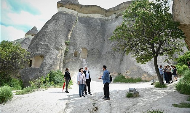 Yunan bakan Kapadokya turunda