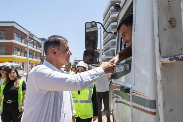 Başkan Tugay: Göz boyayan değil, sorun çözen işler yapıyoruz