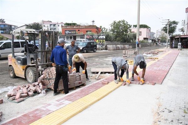 Kentin ana arter yollarından biri olan ve yaklaşık 1 kilometre