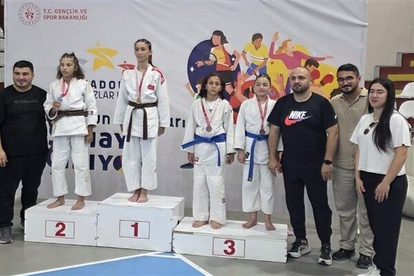 Yapılan açıklamaya göre, Ardahan’ı temsil eden sporculardan Berensu Dündar 40