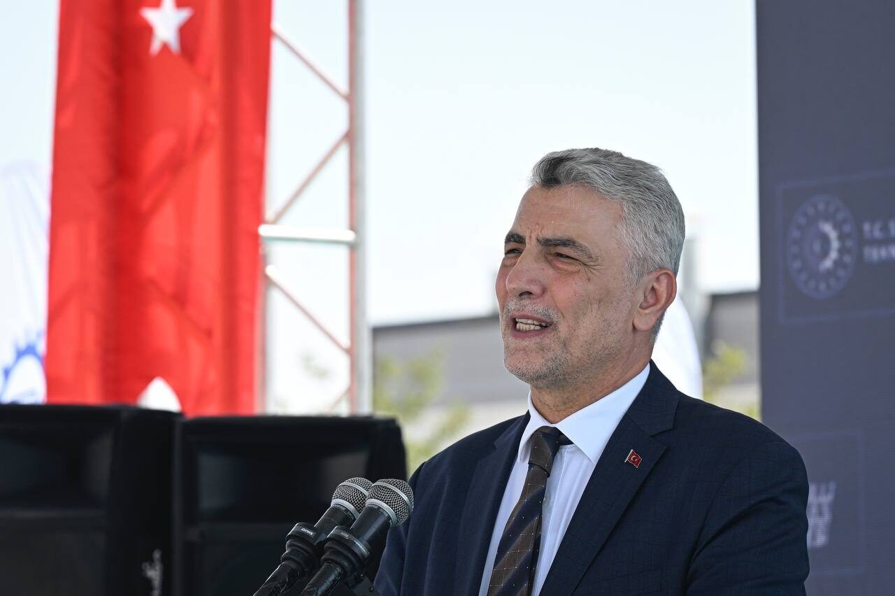 Ticaret Bakanı Bolat, İstanbul’da düzenlenen 17’nci Uluslararası Savunma Sanayii Fuarı’nı