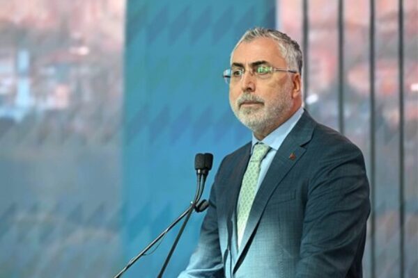 Bakan Işıkhan, AK Parti Gençlik Kolları Başkanı İbiş ve Gençlik Kolları