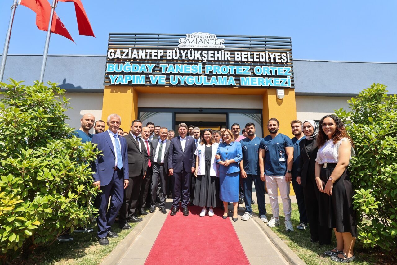 Adalet Bakanı Yılmaz Tunç, Gaziantep Büyükşehir Belediyesi’nin öncülüğünde ve ortaklığında