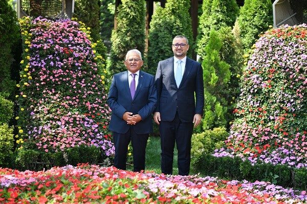 Kayseri Büyükşehir Belediye Başkanı Memduh Büyükkılıç, bir dizi programa katılmak