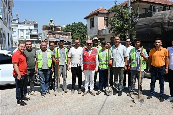 Kepez Belediye Başkanı Mesut Kocagöz, çalışmaları yerinde inceledi. Çamlıbel Mahallesi’nde