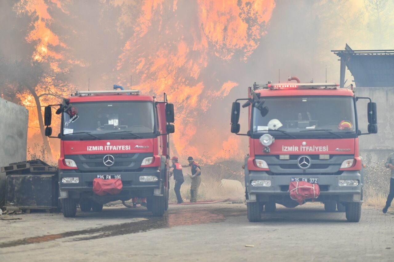 İzmir Büyükşehir Belediyesi İtfaiye Dairesi Başkanlığı ile İzmir Orman Bölge