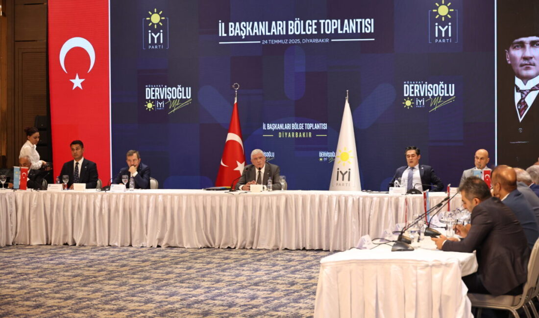 İYİ Parti Genel Başkanı Müsavat Dervişoğlu, bugün Diyarbakır'da, Doğu Anadolu