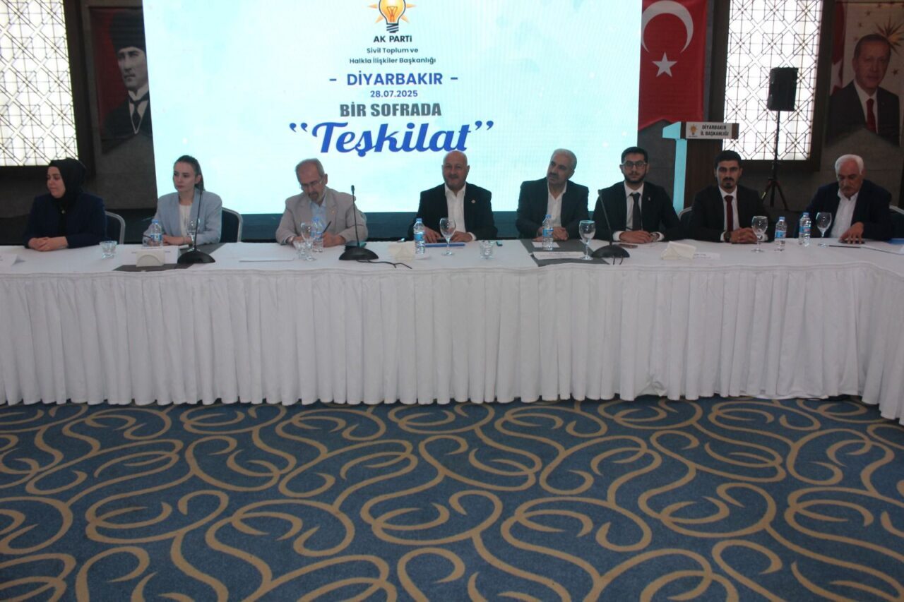 "Terörsüz Türkiye" vizyonu etrafında kenetlenen yüzlerce STK temsilcisi, AK Parti