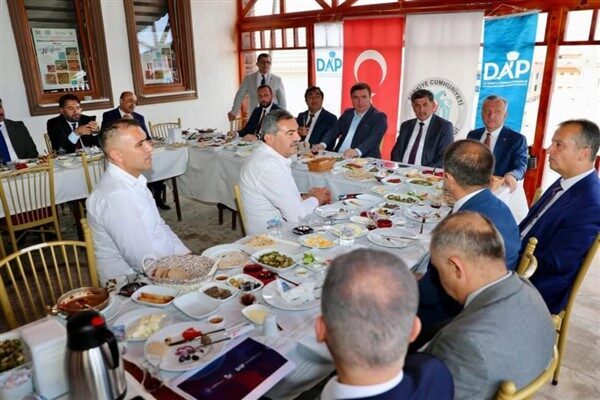 Erzincan Valisi Hamza Aydoğdu başkanlığındaki toplantıya; Erzincan Belediye Başkanı Bekir