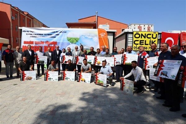 İl Müdürlüğü Bahçesinde yapılan teslim törenine; Karaman Valisi Mehmet Fatih