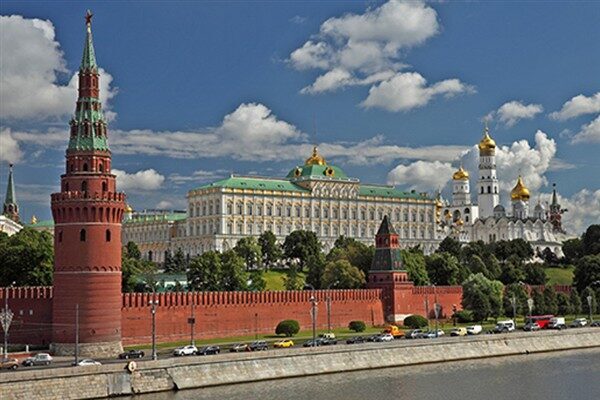 Kremlin Sözcüsü Dmitriy Peskov, "Bunu siyasi ve diplomatik yollarla yapmanın