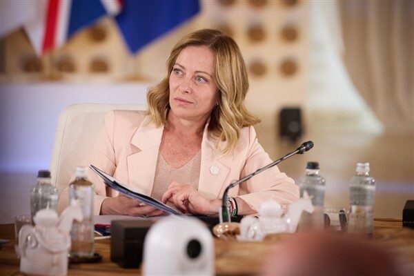 İtalya Başbakanı Giorgia Meloni, Tunus Cumhurbaşkanı Kays Said ile görüştü.