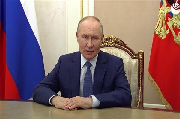 Putin, "Bilgi sabotajı ve provokasyonların, içişlerimize dışarıdan müdahale girişimlerinin sıkı
