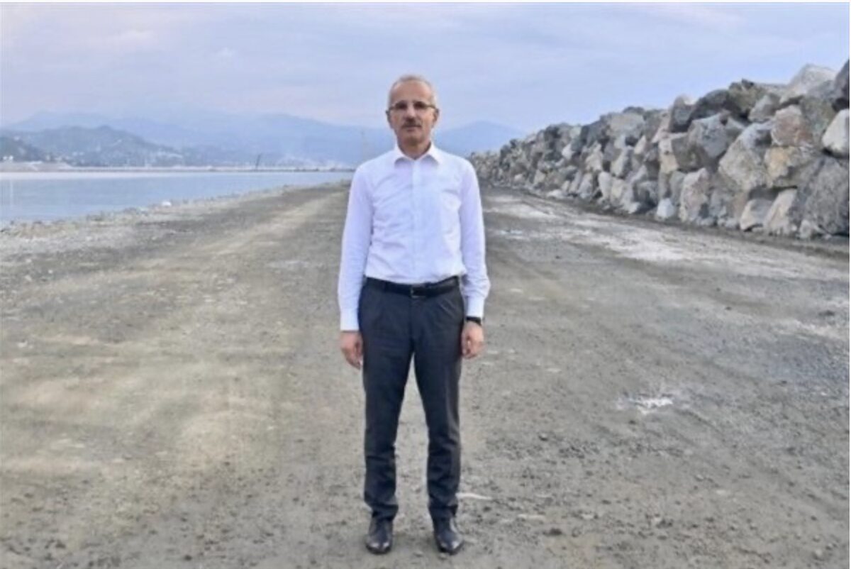 Ulaştırma ve Altyapı Bakanı Uraloğlu,  Muharrem İnce’nin orman yangınlarına ilişkin