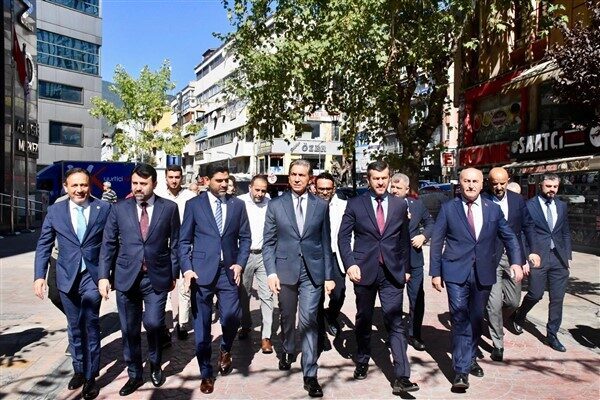 İlk olarak AK Parti Karabük İl Başkanlığını ziyaret eden Demir,