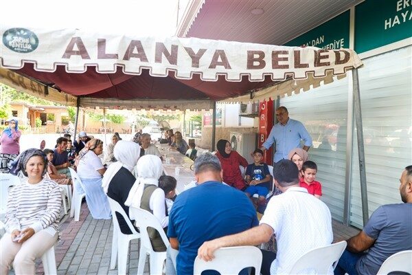 Alanya Belediyesi Başkan Danışmanı Faruk Konukçu ve Belediye Sosyal Yardım