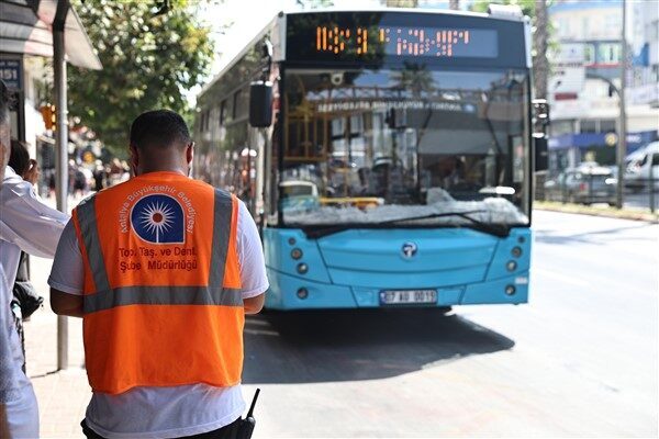 Antalya Büyükşehir Belediyesi’ne bağlı Ulaşım Zabıtası ve trafik ekipleri, Kepez ilçesinde