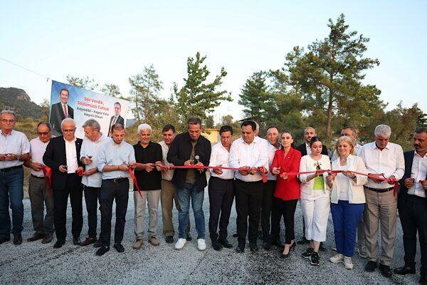 Dalaman’da 22-30 Ağustos tarihleri arasında düzenlenen Kitap Günleri, Cumhuriyet Meydanı’nda