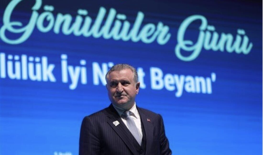 Gençlik ve Spor Bakanı Bak, İstanbul’da düzenlenen törenle THY ile bir